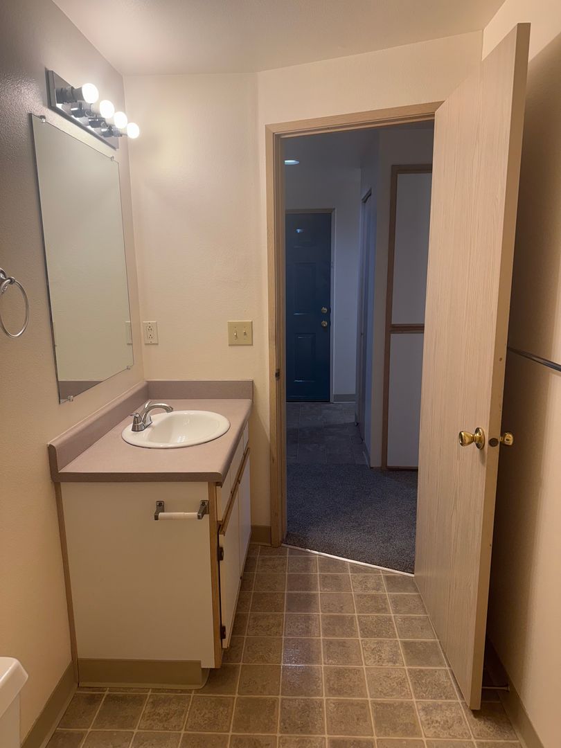 ALBANY Apartment: 2467 QUEEN AVENUE, SE  #27