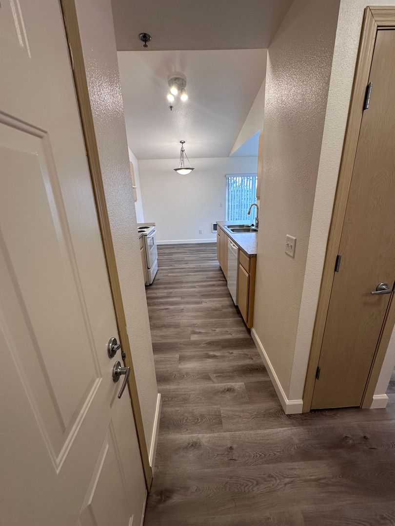 ALBANY Apartment: 1938 GEARY ST SE