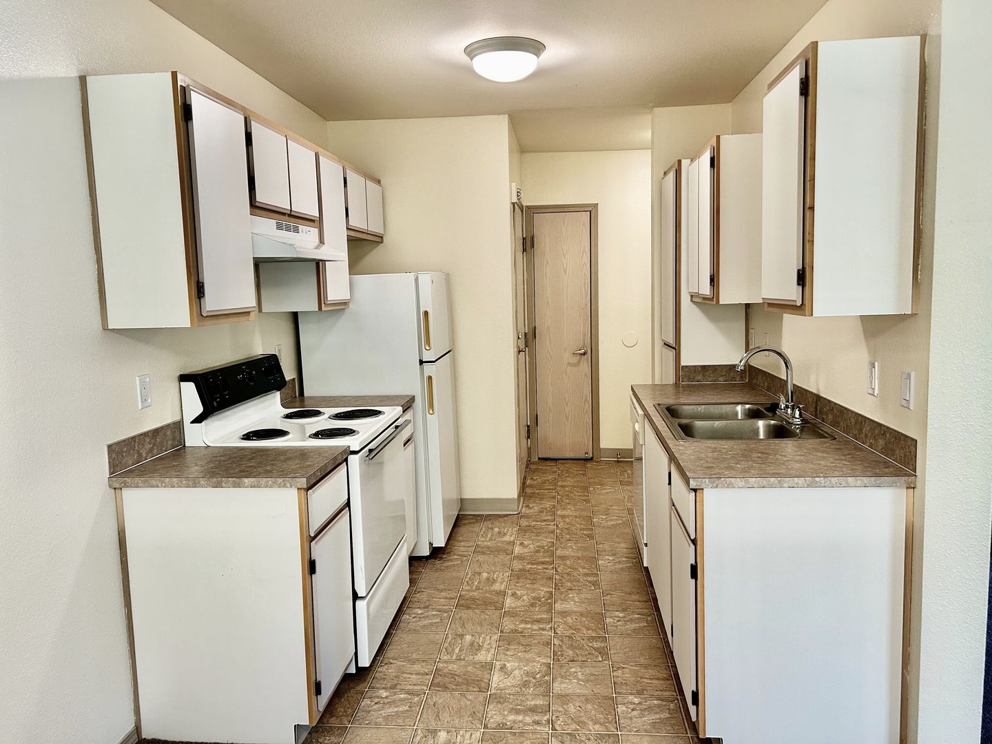 CANBY Apartment: 1802 N. PINE STREET