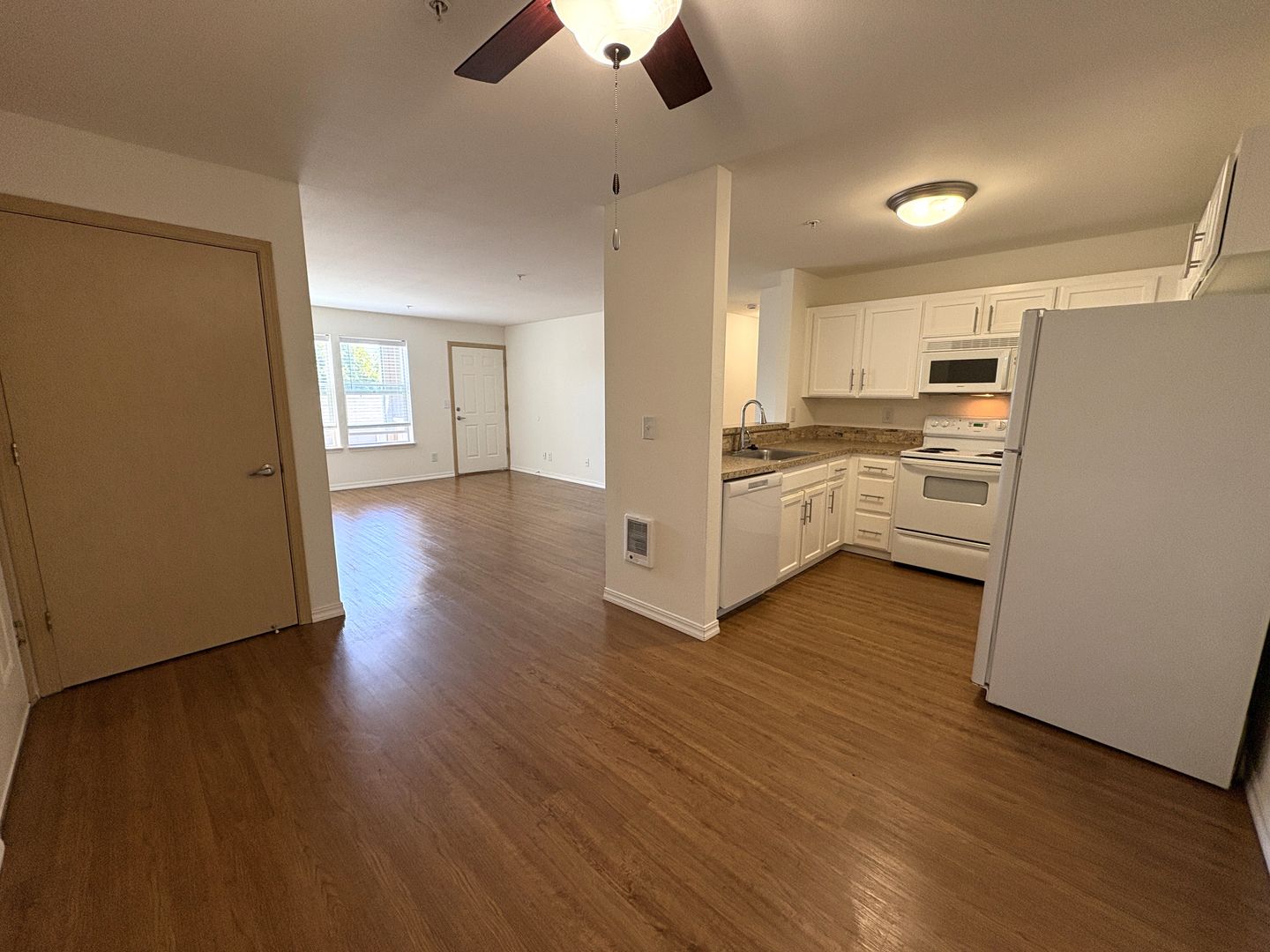 SALEM Apartment: 3045 GEHLAR RD NW