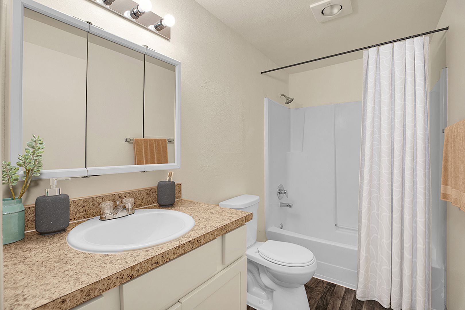 VANCOUVER Apartment: 5700-5706 NE 34TH STREET