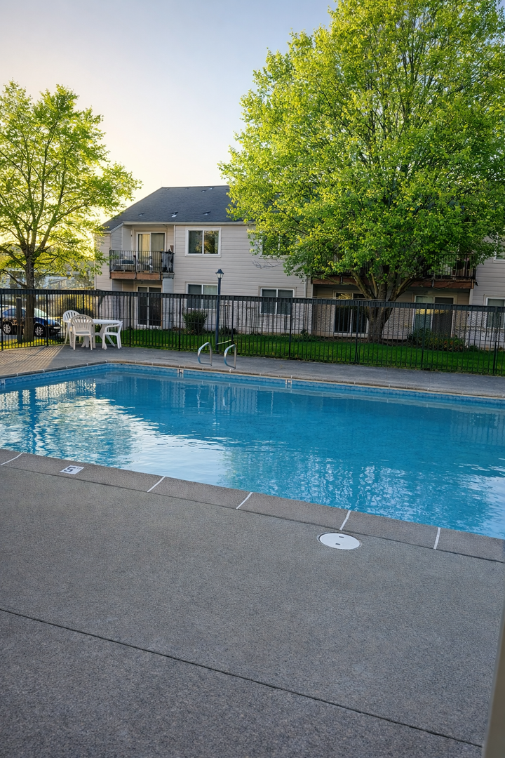 GRESHAM Apartment: 2800 SE 1ST ST