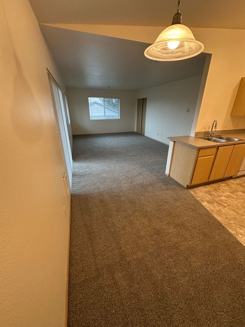 ALBANY Apartment: 1938 GEARY ST SE