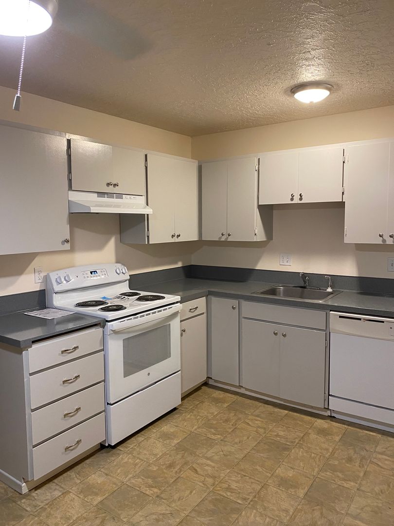 HILLSBORO Apartment: 1038 NE 21ST STREET