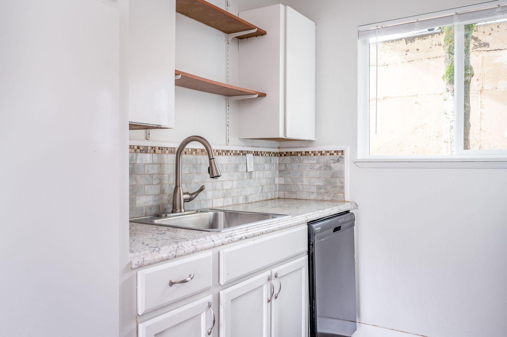 PORTLAND Apartment: 2641-2654 SW SPRING GARDEN ST.