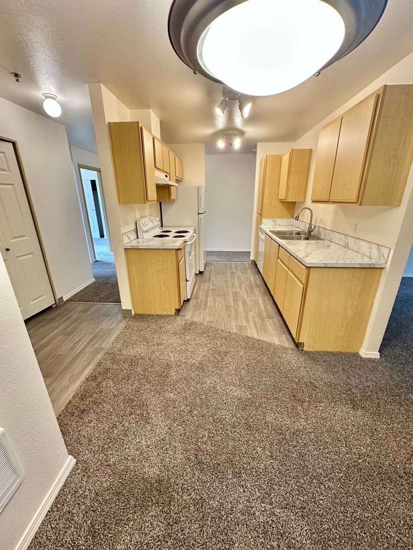 ALBANY Apartment: 1938 GEARY ST SE