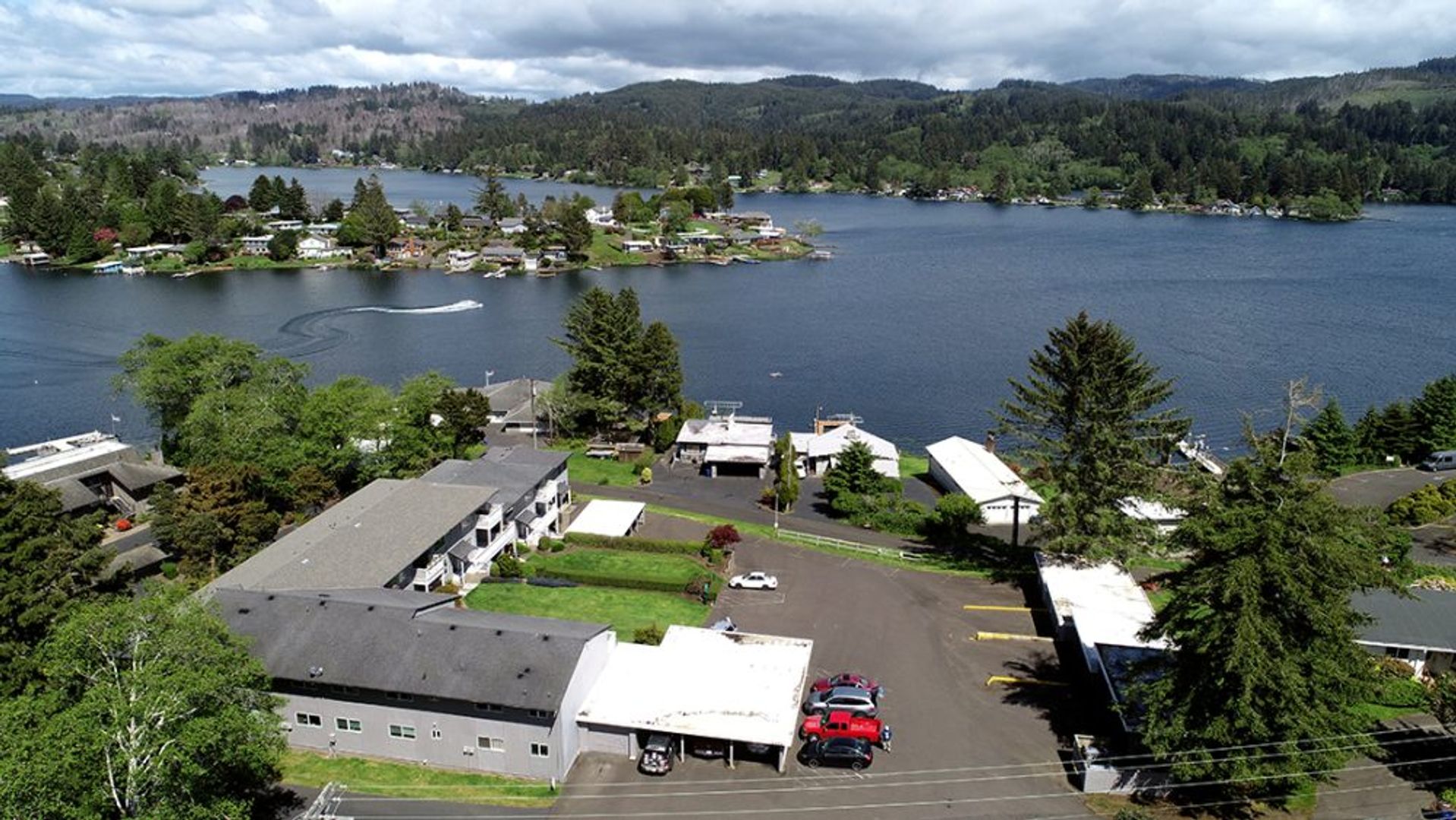 LINCOLN CITY Apartment: 3456 NE WEST DEVILS LAKE RD