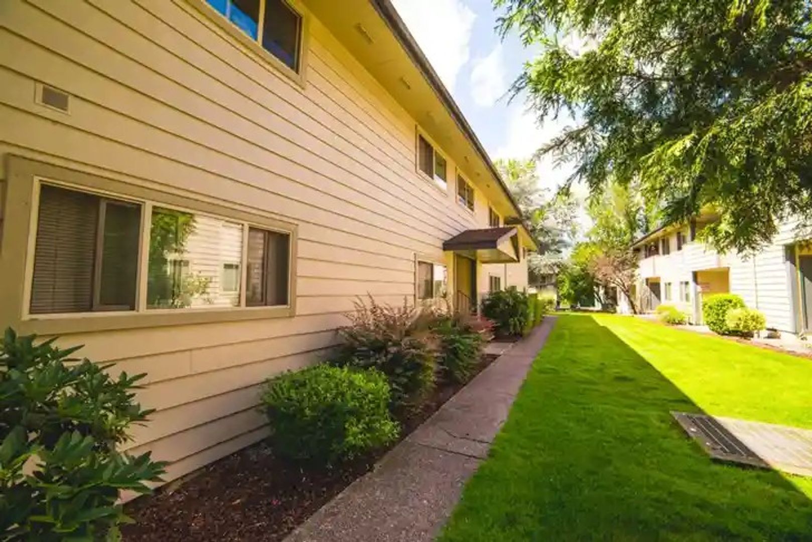 #119 LAURELWOOD ESTATES 5 of 12