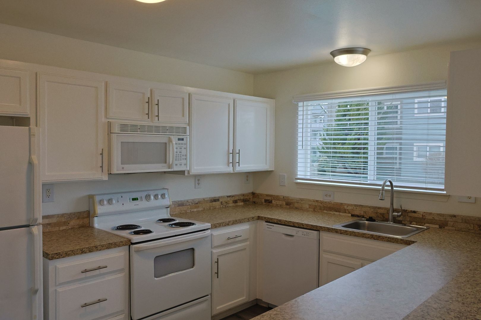 SALEM Apartment: 3045 GEHLAR RD NW