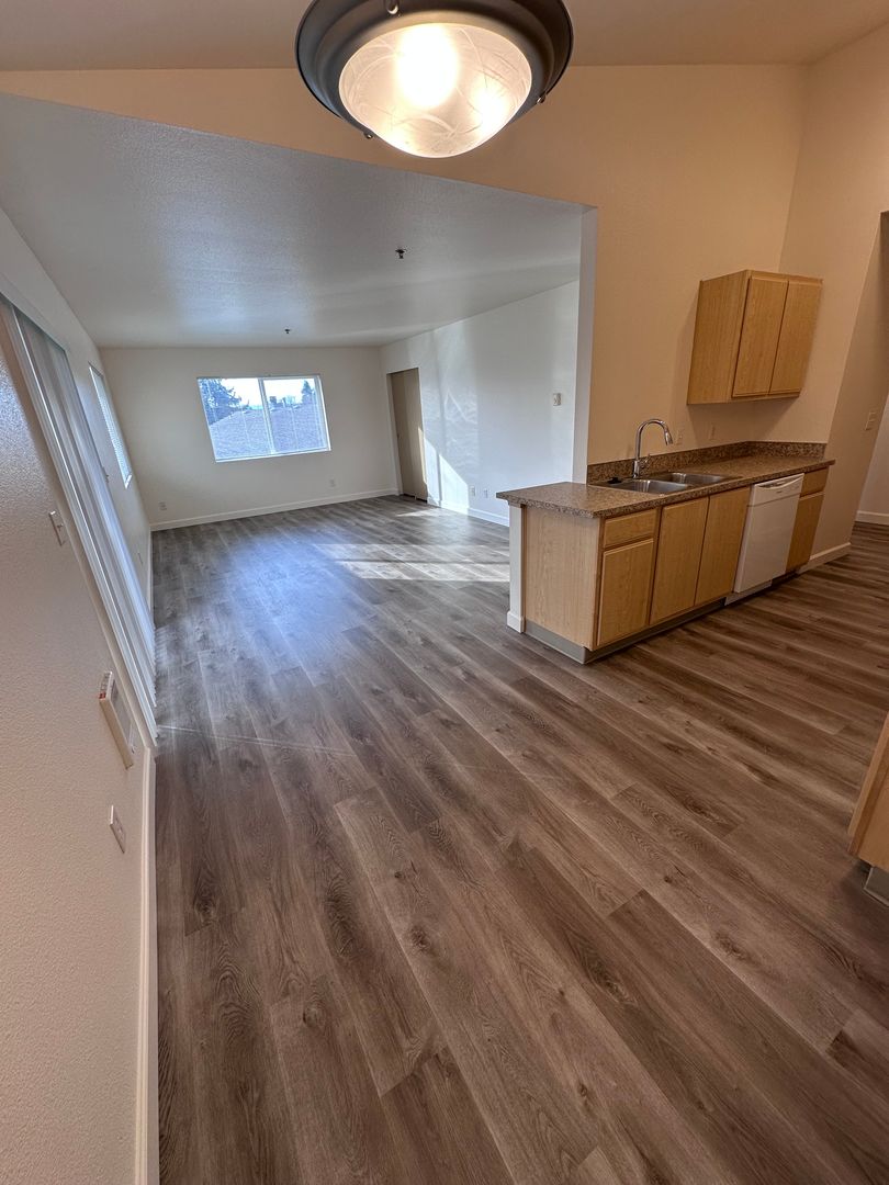 ALBANY Apartment: 1938 GEARY ST SE