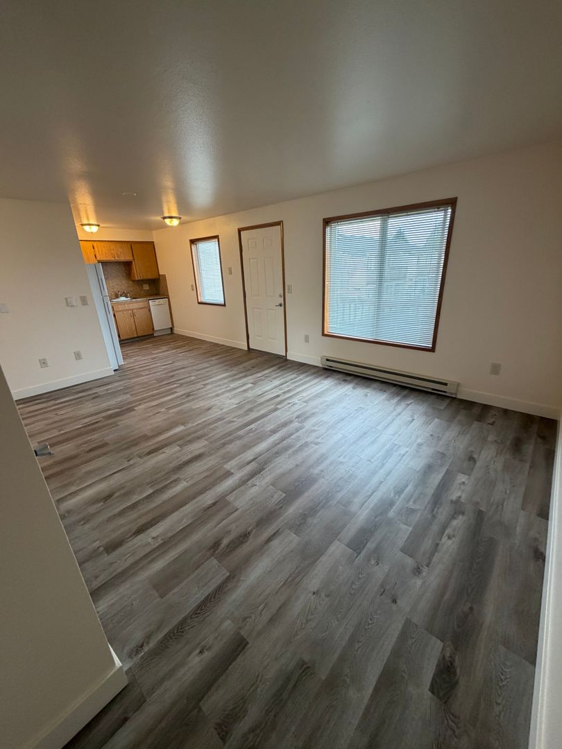ALBANY Apartment: 1820-1860 GEARY STREET SE