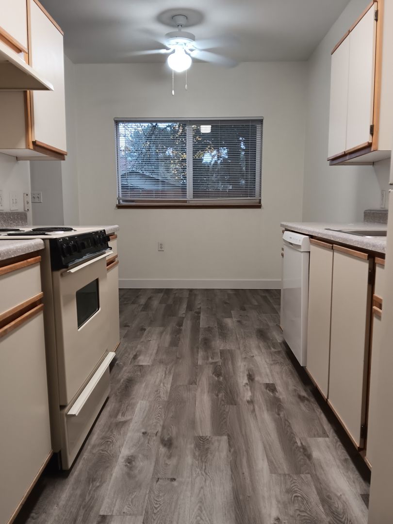 SALEM Apartment: 2615 NE CLAXTER ROAD