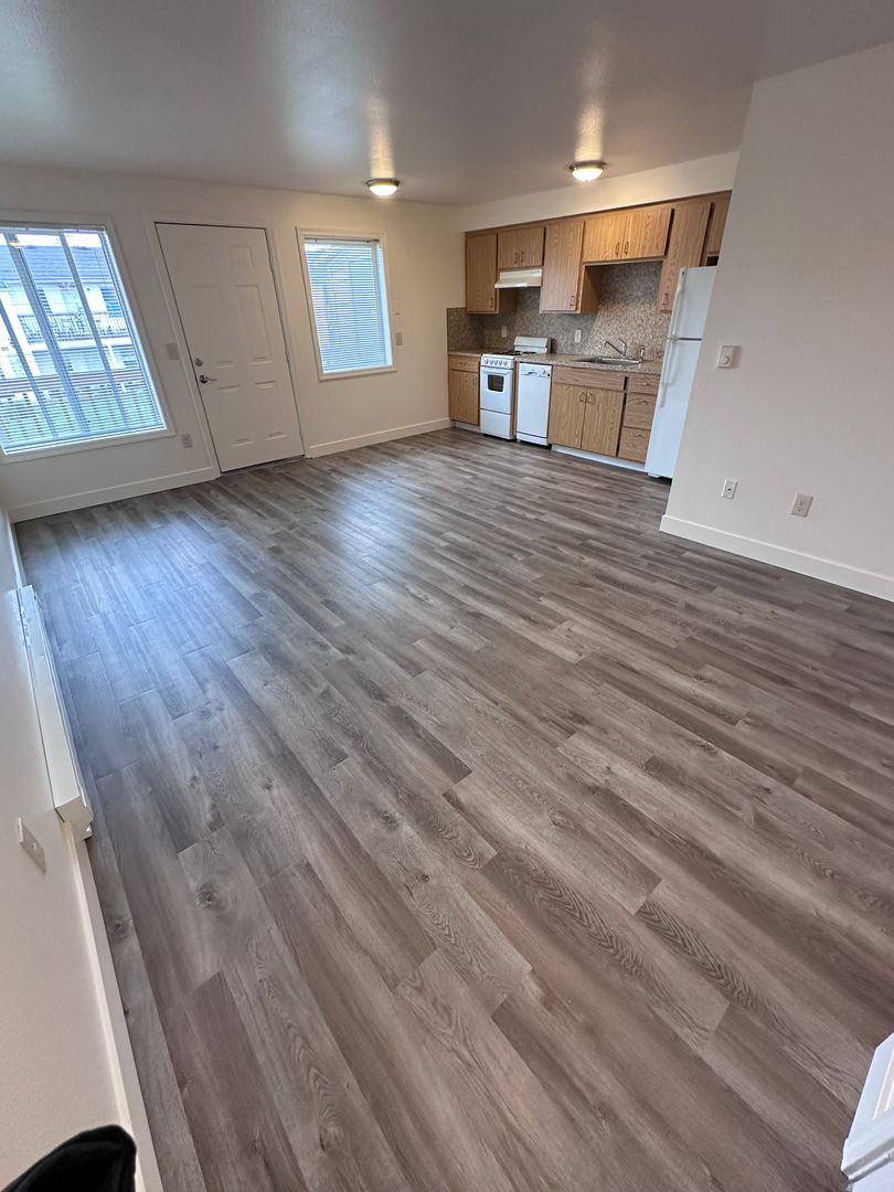 ALBANY Apartment: 1820-1860 GEARY STREET SE