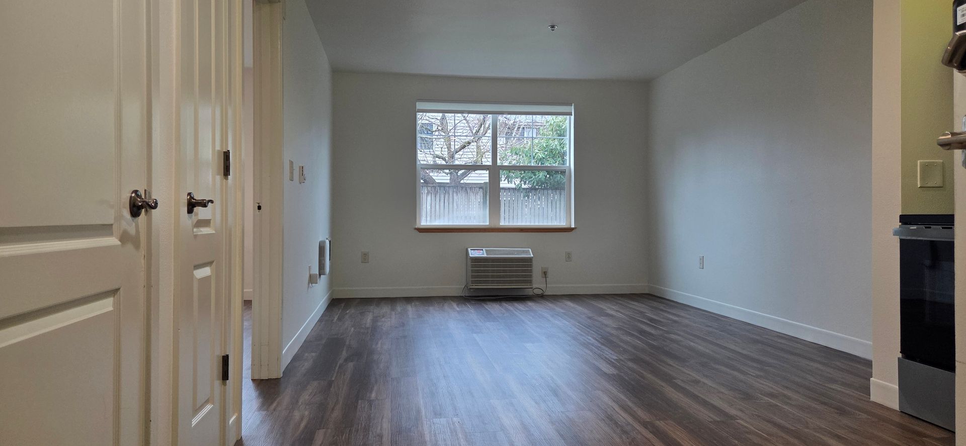 TROUTDALE Apartment: 1323 SW CHERRY PARK ROAD