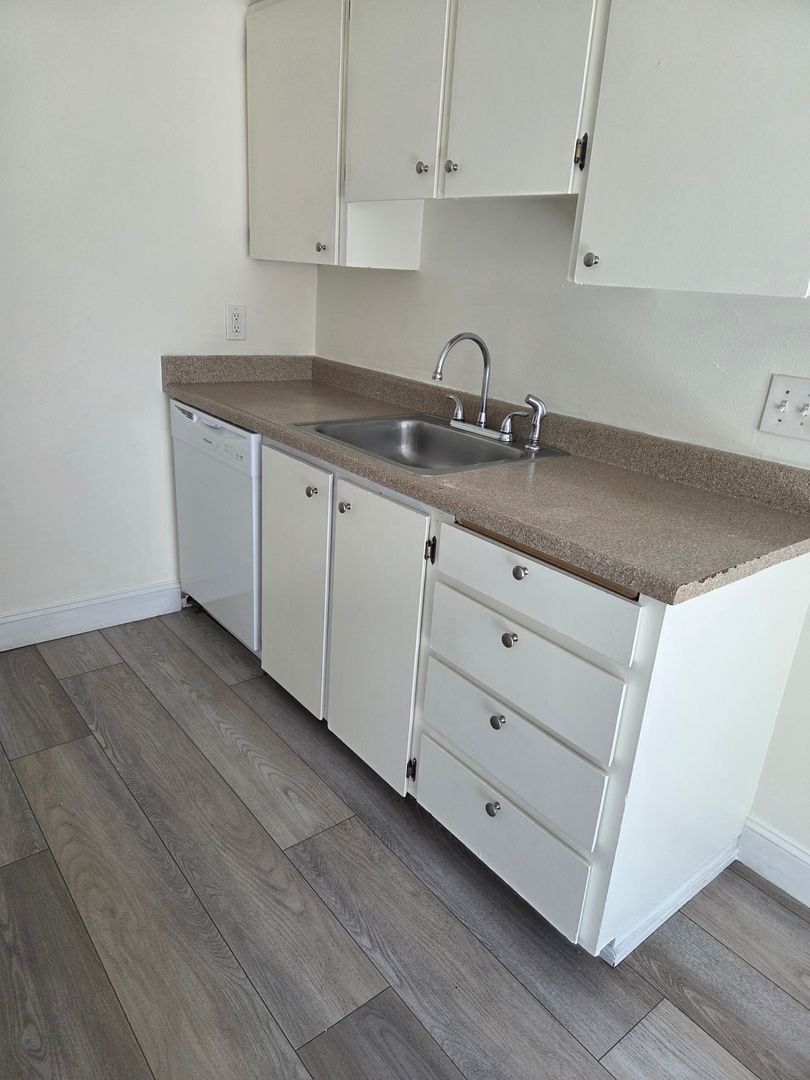 PORTLAND Apartment: 1136 NE 181ST AVE