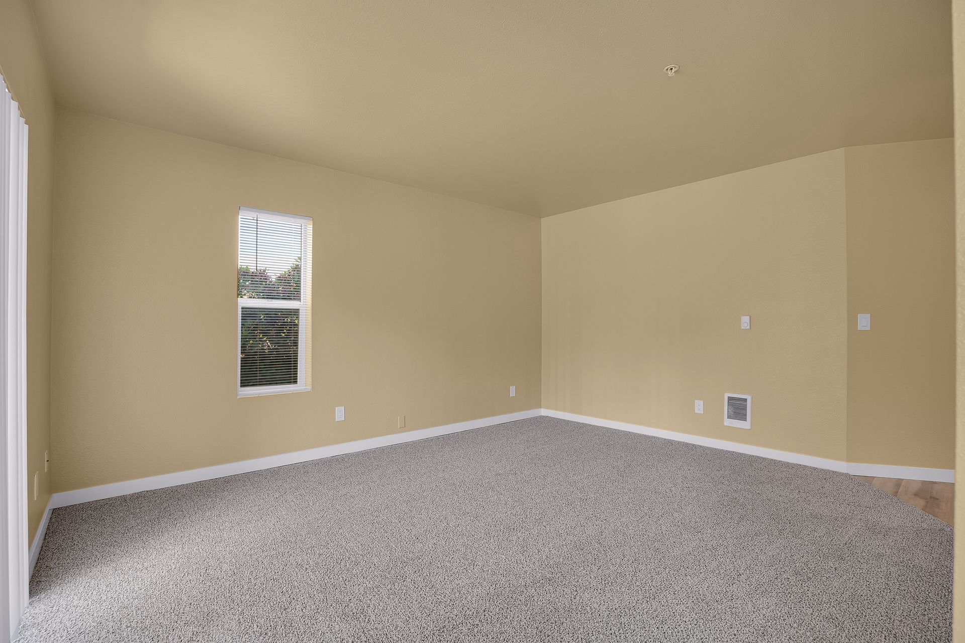 #196 COPPERFIELD APTS 22 of 35