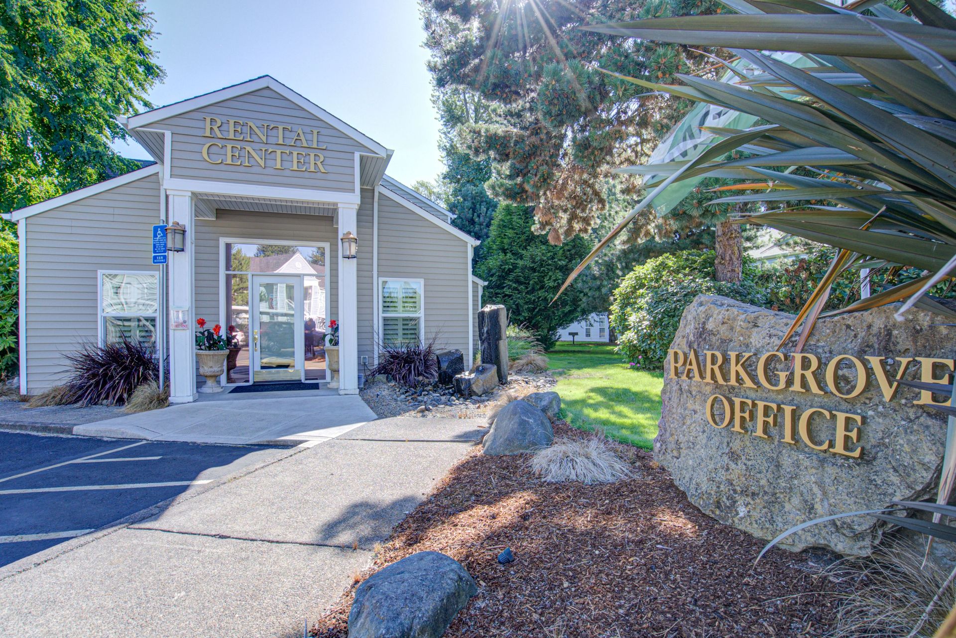 EUGENE Apartment: 3109 KINSROW AVENUE