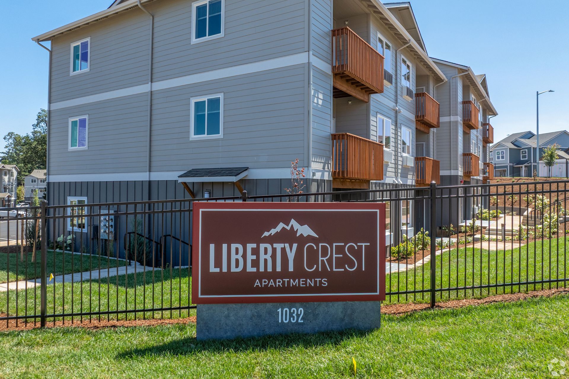 SALEM Apartment: 1012-1036 BIG MOUNTAIN AVENUE S