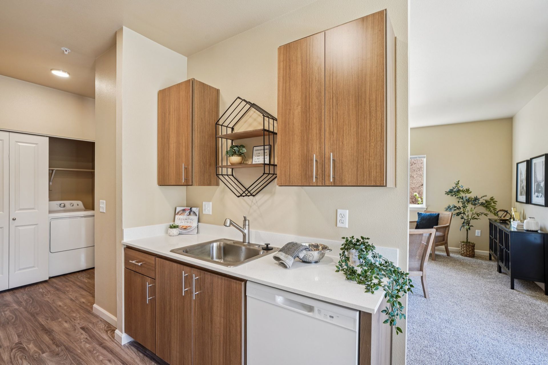 #192 LIBERTY CREST APARTMENTS 6 of 12