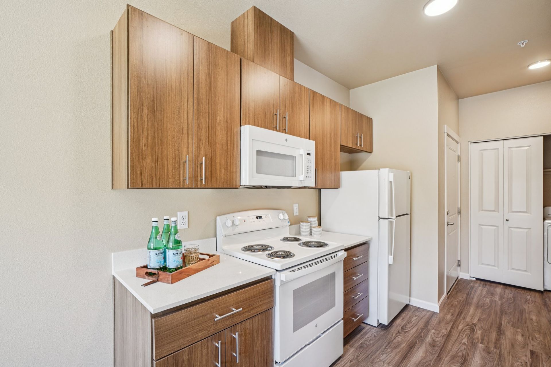 #192 LIBERTY CREST APARTMENTS 4 of 12