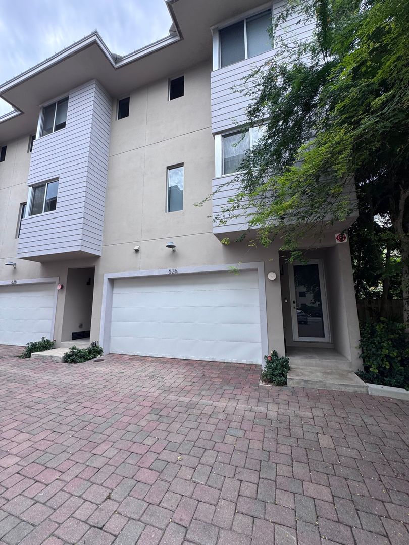fort lauderdale Apartment: 612 NE 12 Ave