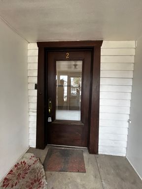 Spacious Studio in Riverside Available Now! – photo 1