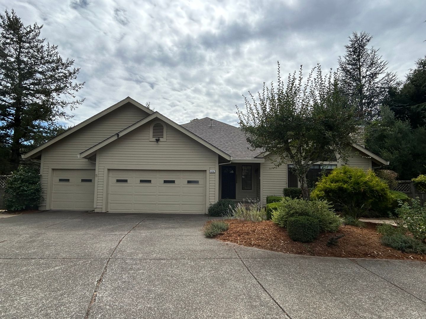 Santa Rosa House: 8280 Oakmont Drive