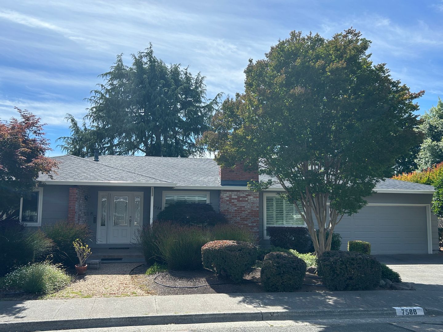 Santa Rosa House: 7588 Oak Leaf Drive