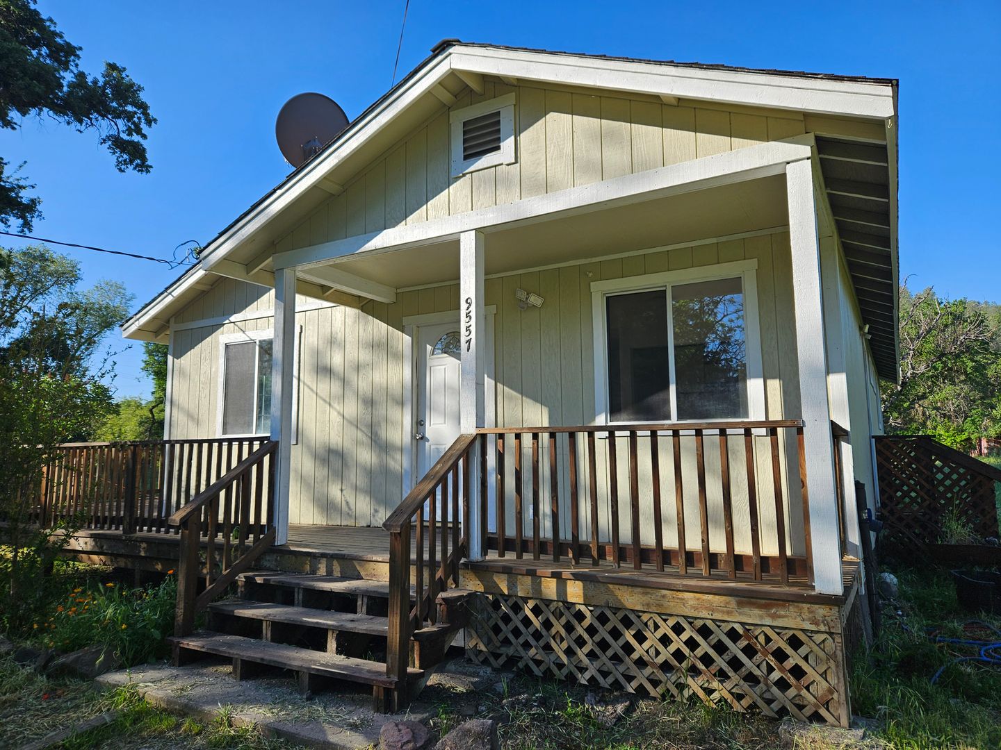 Lower Lake House: 9557 Highway 29