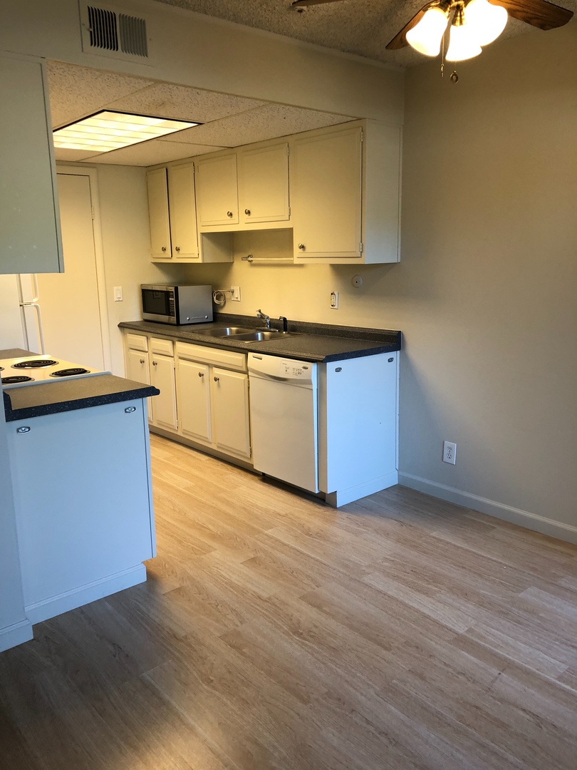 Santa Rosa Apartment: 2045 Mount olive Drive