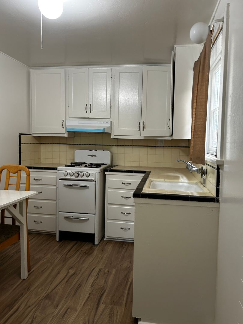 Riverside Apartment: 2726 5th St