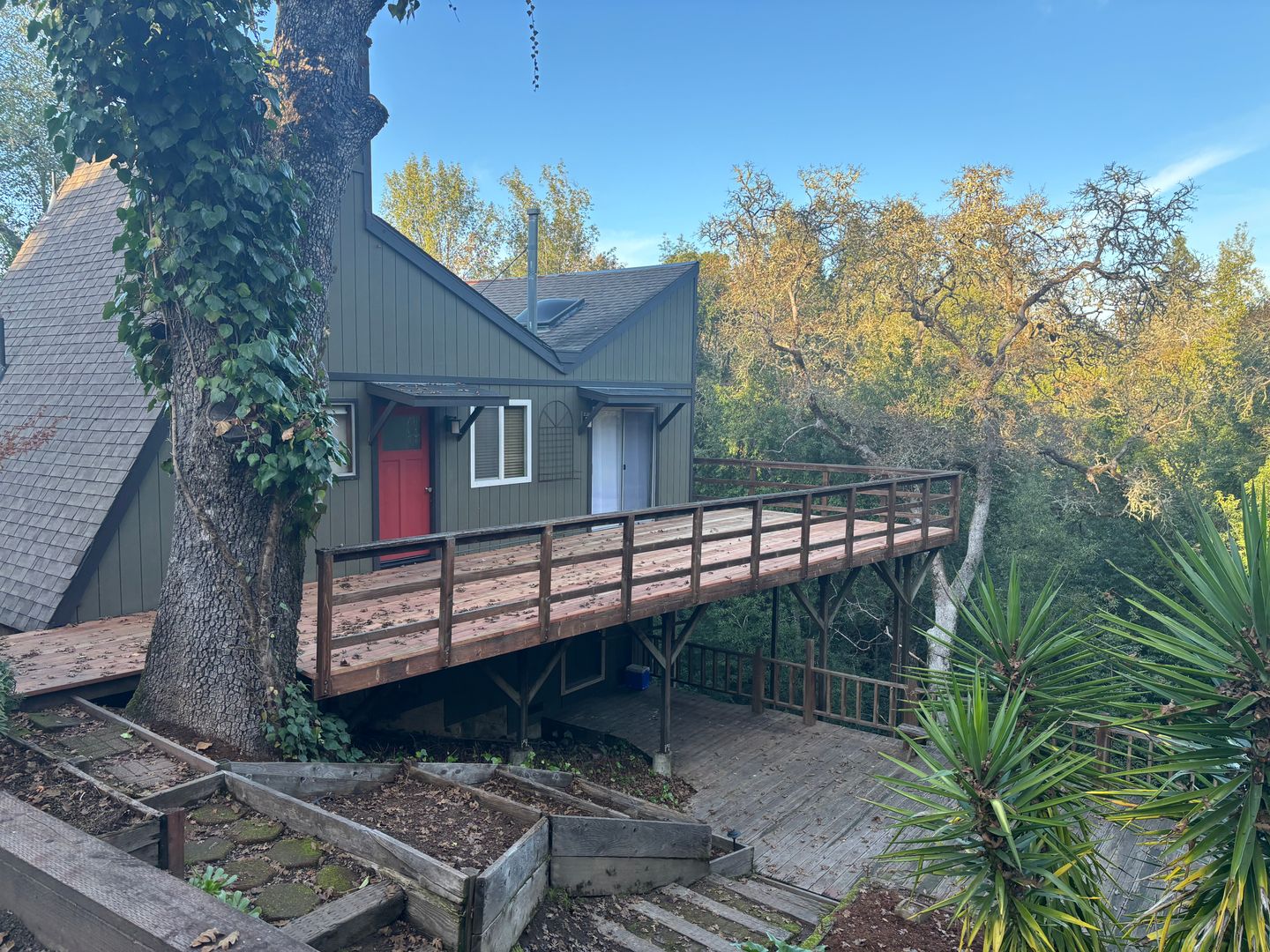 Forestville House: 8650 Villa Road