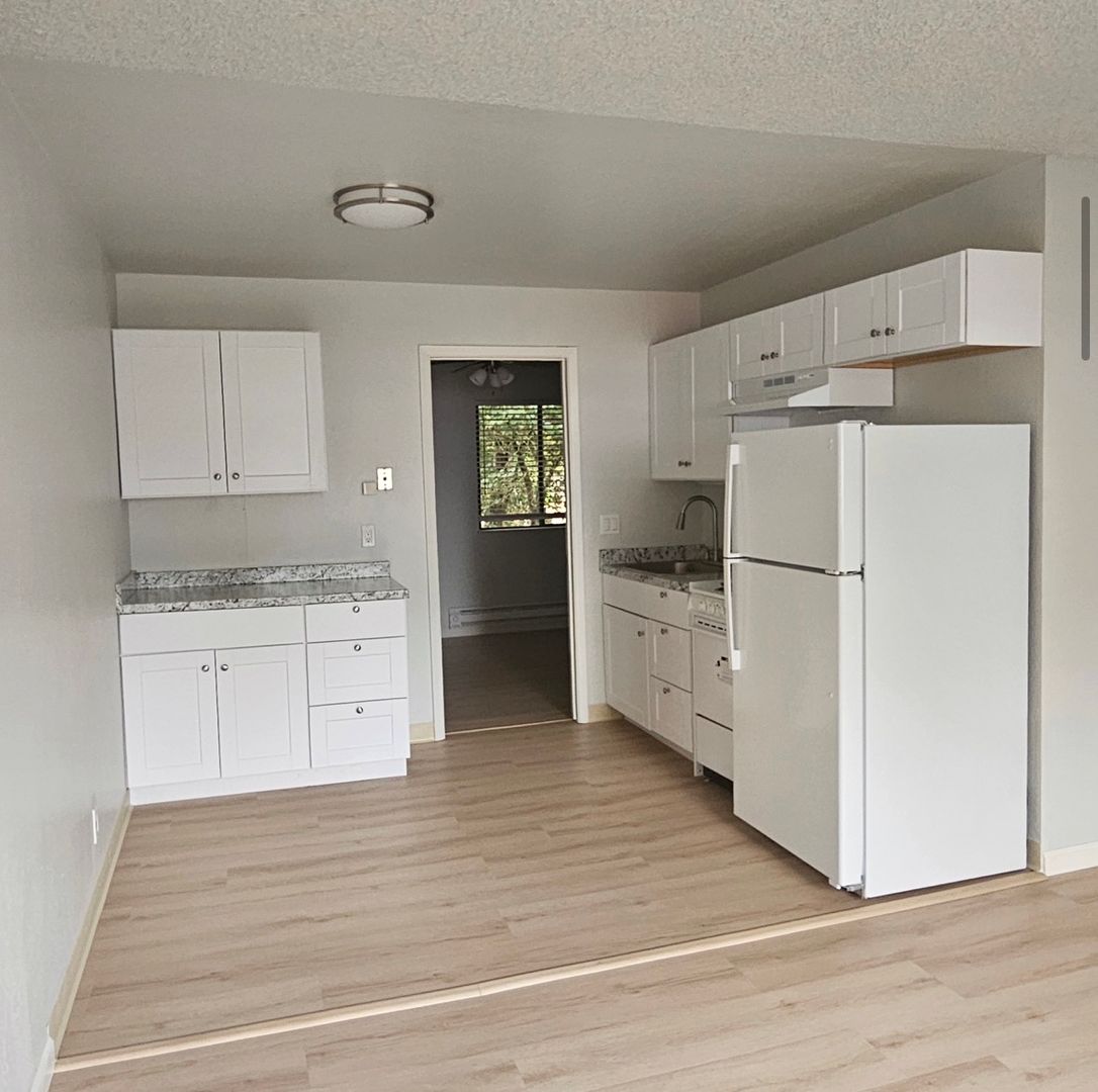 Sebastopol Apartment: 220 Golden Ridge Ave.