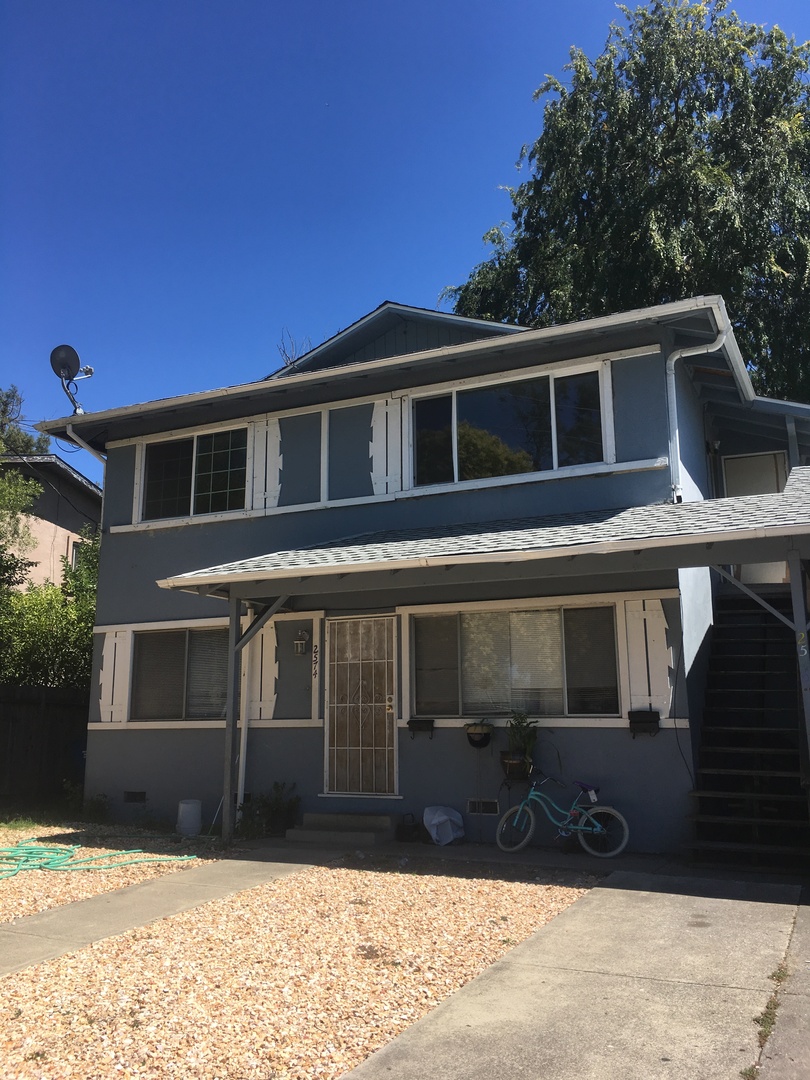 Santa Rosa Apartment: 2576 Mohawk Court