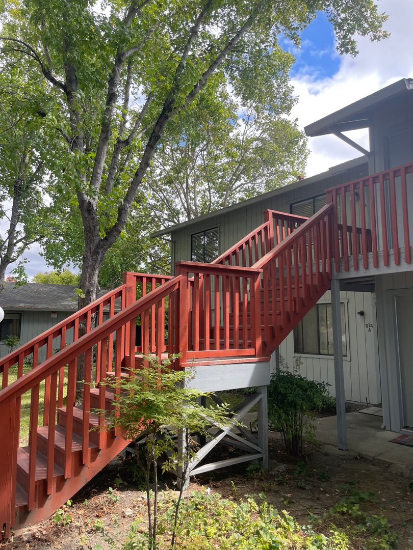 Santa Rosa Apartment: 664 West Ave