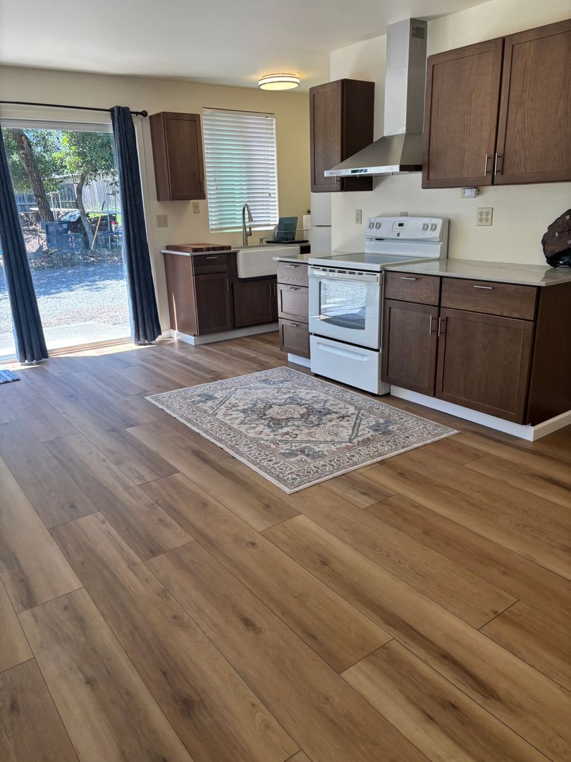 Forestville House: 8400 Templeman Rd