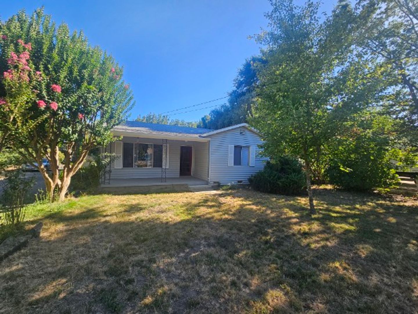 Upper Lake House: 571 Clover Dr