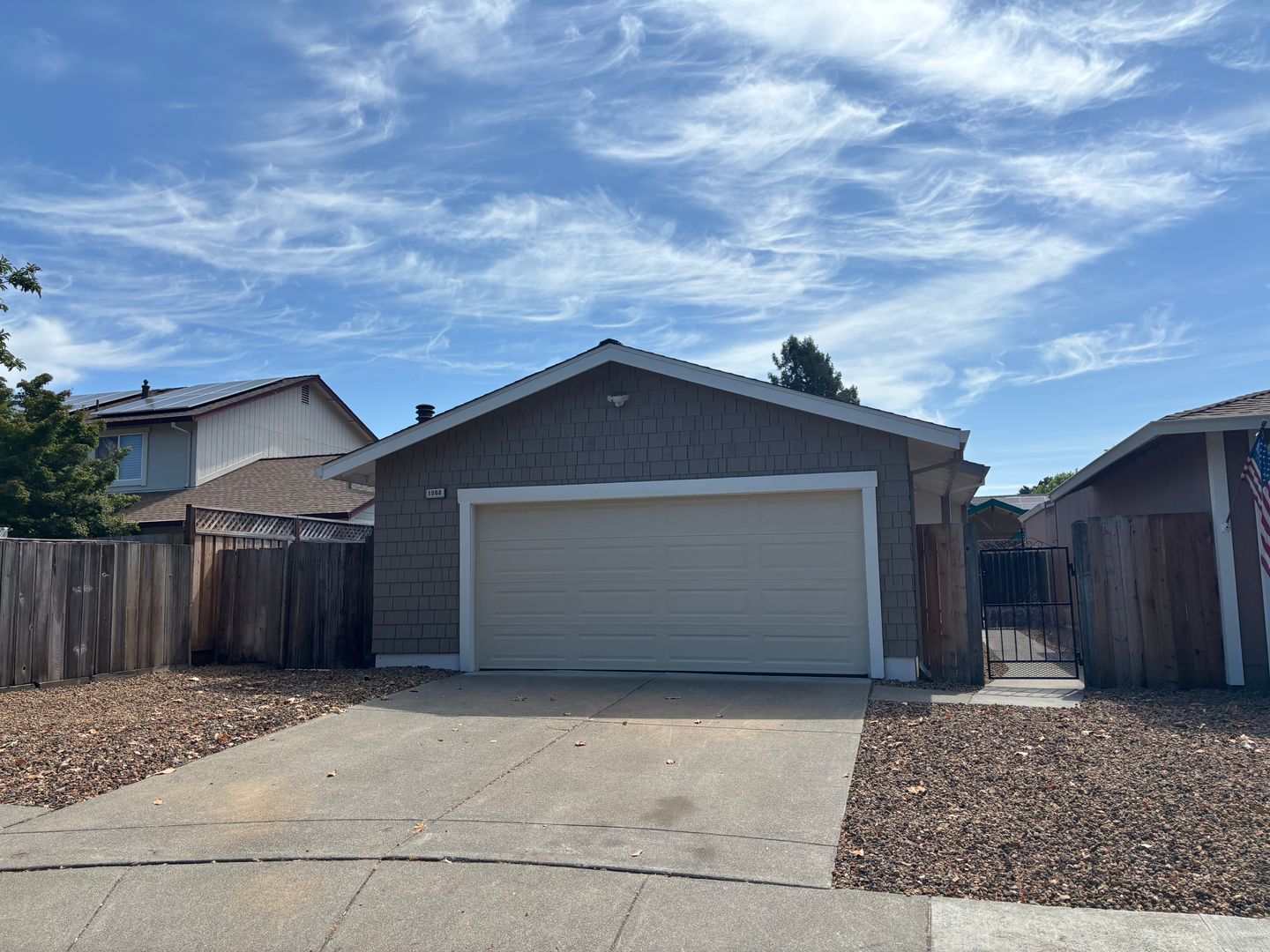 Santa Rosa House: 1068 Whiteman Way