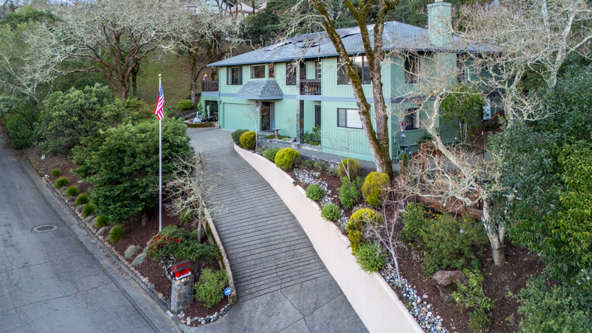 Santa Rosa House: 477 Hillsdale Drive