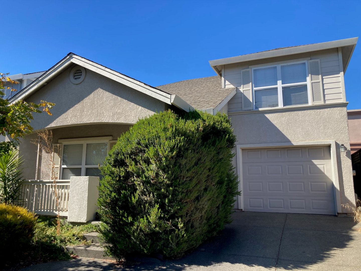Santa Rosa House: 2812 Bay Village Ave