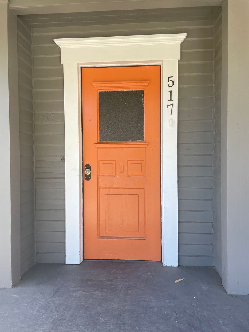 Santa Rosa Apartment: Davis St.