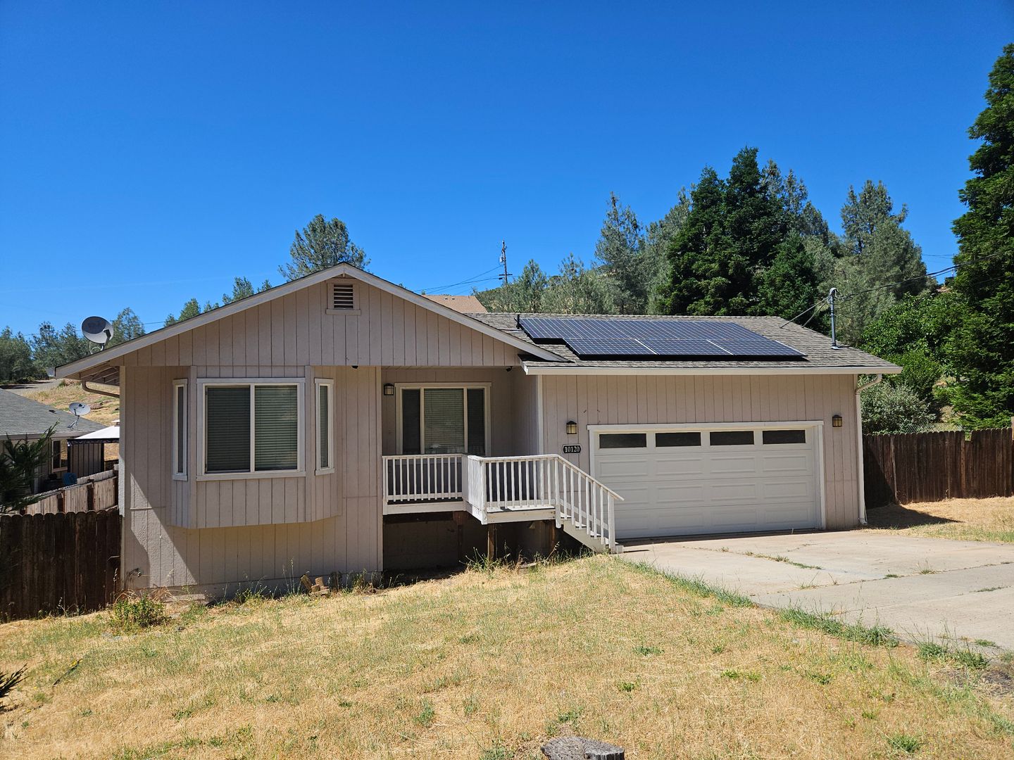 Kelseyville House: 10120 Point Lakeview Rd,