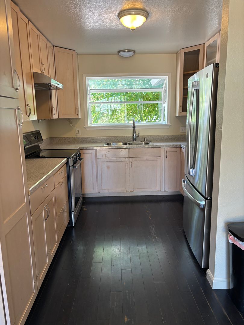 Santa Rosa House: 4929 Snark Ave
