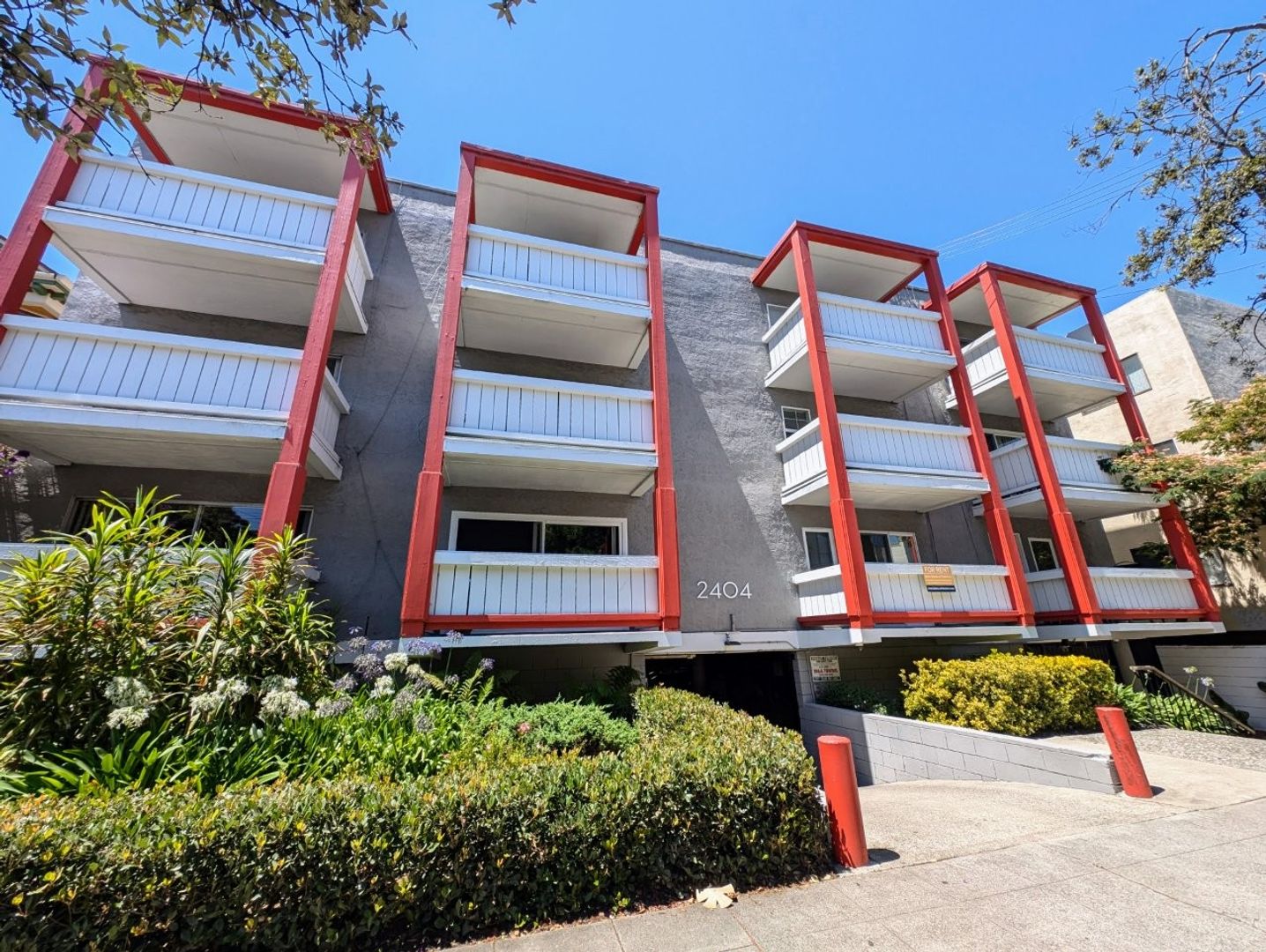 Berkeley Apartment: 2404 Fulton Street