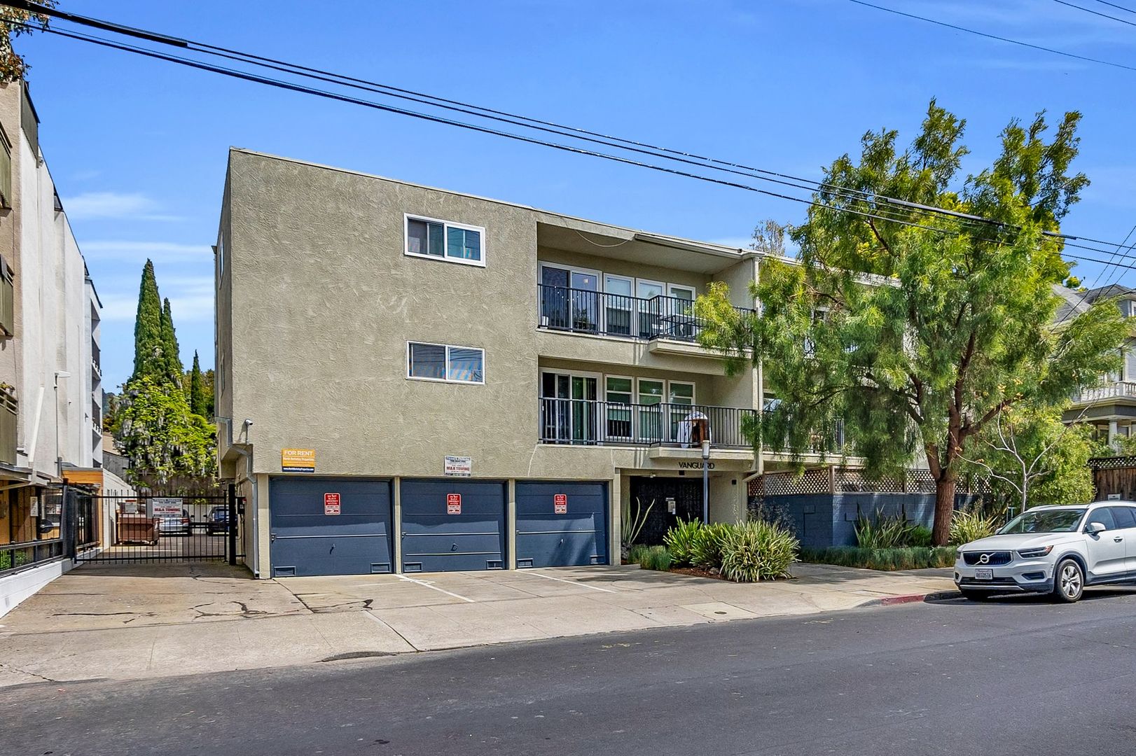 Berkeley Apartment: 2609 Ellsworth Street