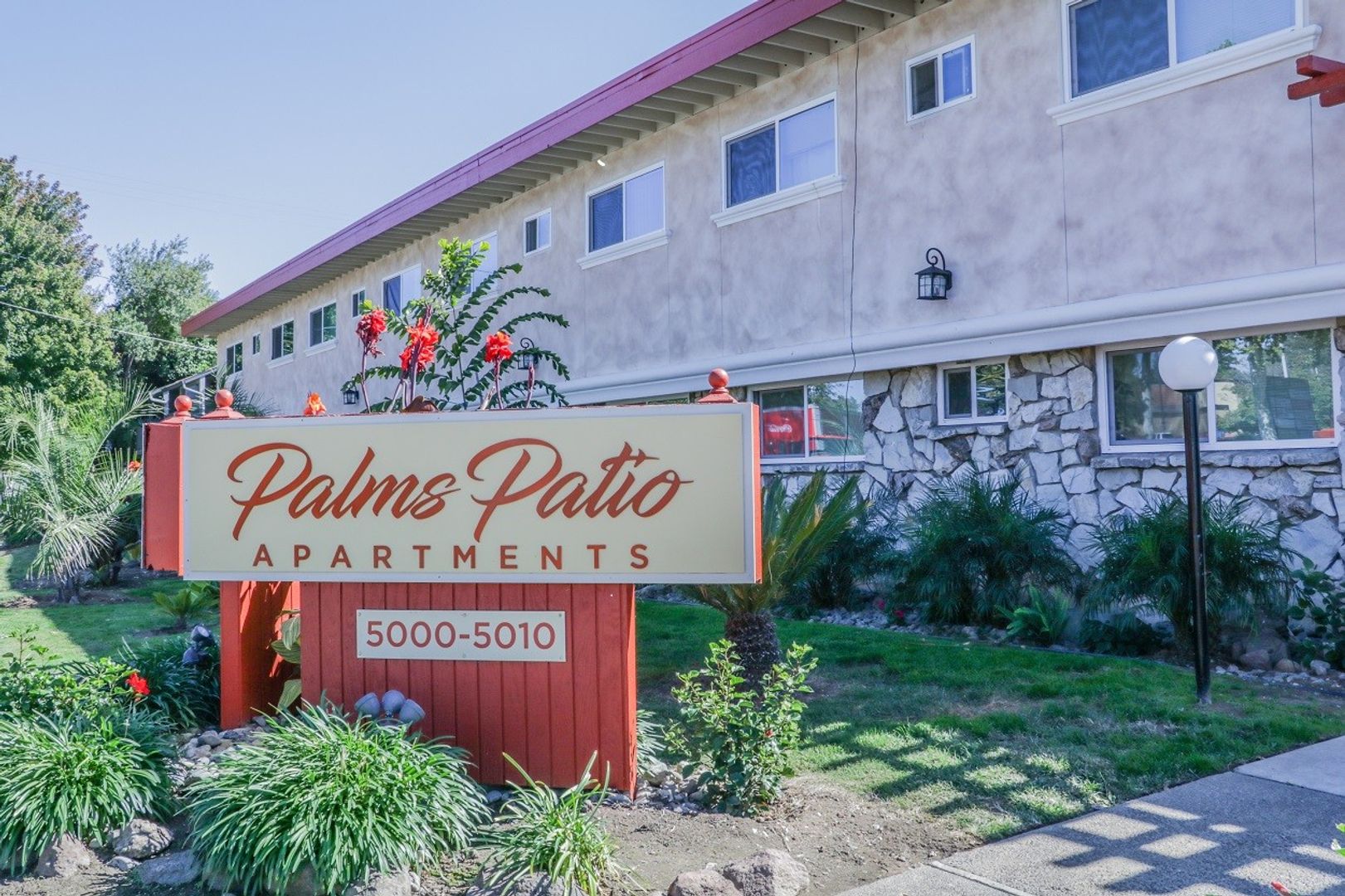 Carmichael Apartment: 5000 Marconi Ave