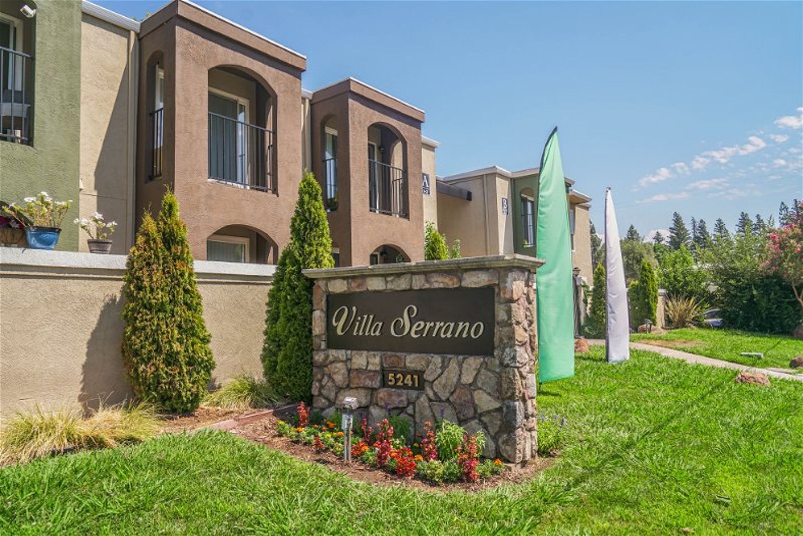 Carmichael Apartment: 5241 Marconi Ave