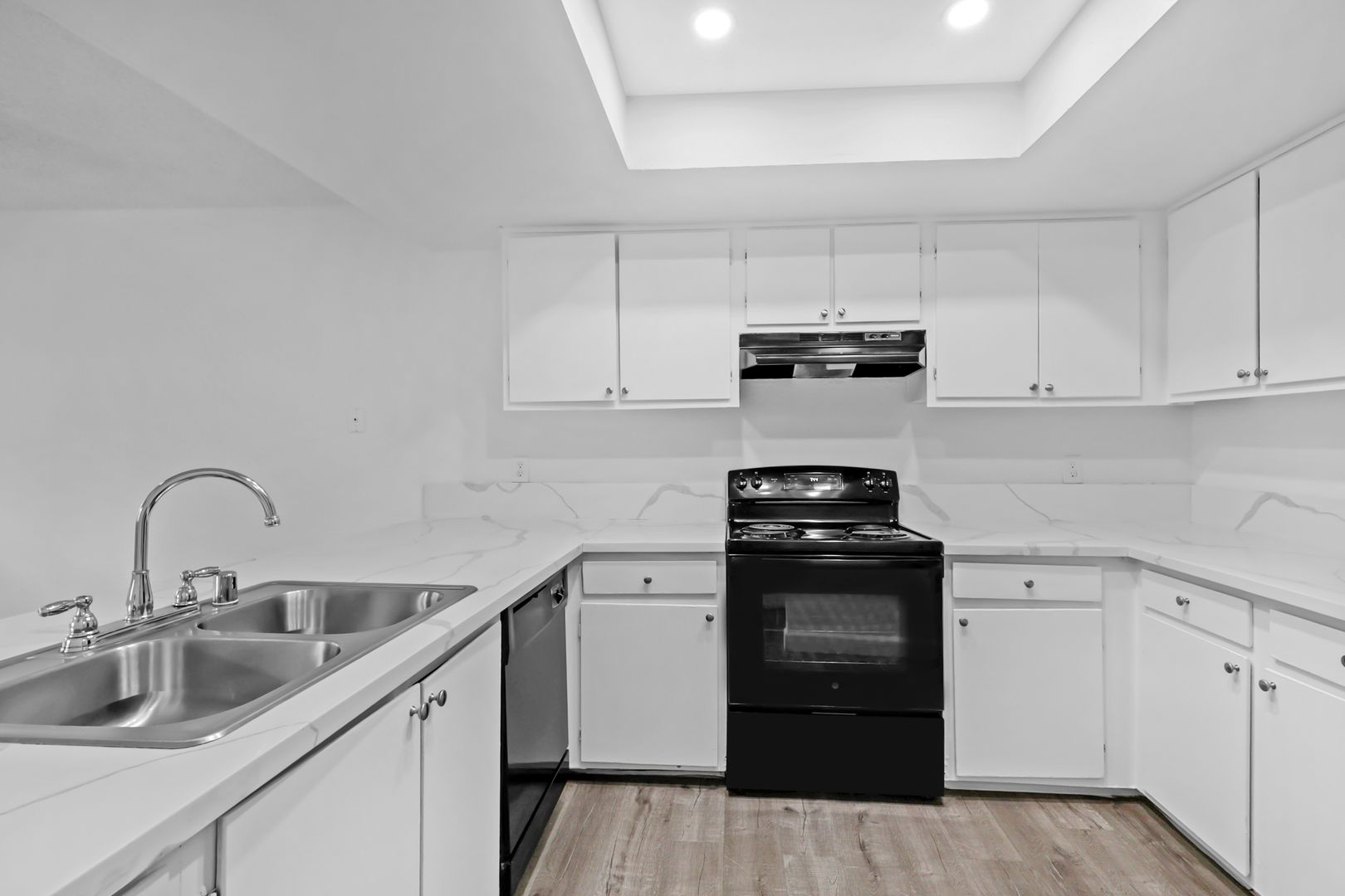 Carmichael Apartment: 5110 El Camino Ave