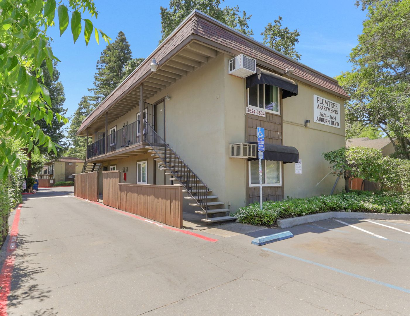 Sacramento Apartment: Auburn Blvd