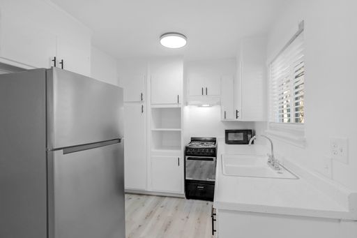 1 Bedroom 1 Bath Near Sac State University – photo 1